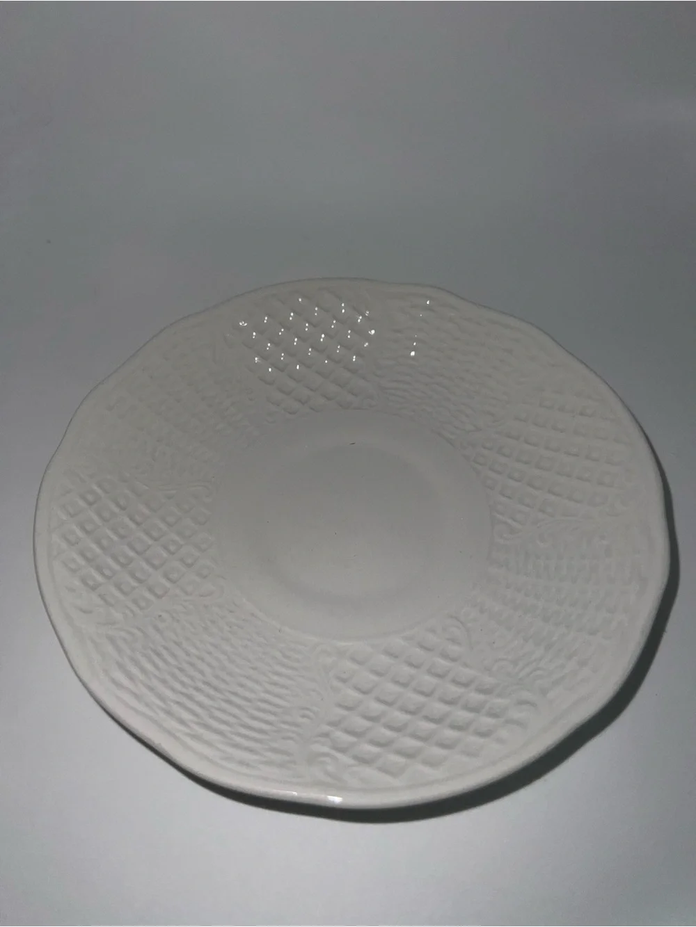 Marlborough (Embossed Wicker Lattice Rim) discontinued plate